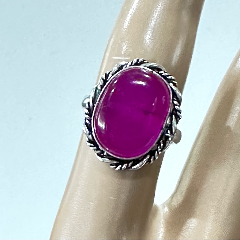 💕 Fuchsia Chalcedony 925‎ stamped Silver plated Gemstone Ring, handmade size 6